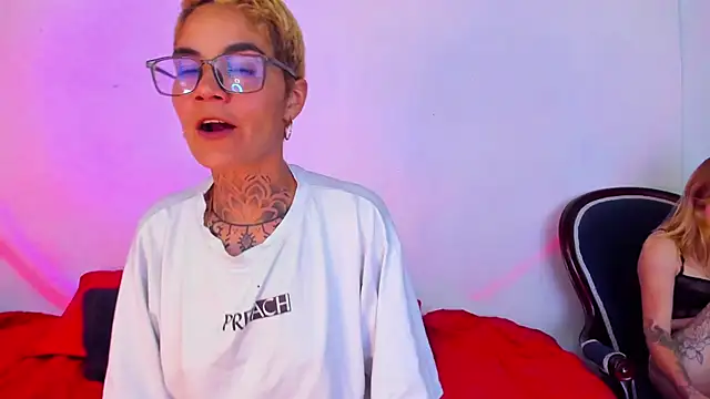 Snapshot of anaroman01 chatting on December 11, 2024, 11:54 pm anaroman01 online show from December 11, 2024, 11:54 pm