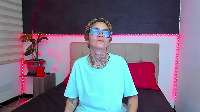 Snapshot of anaroman01 chatting on February 22, 2025, 11:24 pm anaroman01 online show from February 22, 2025, 11:24 pm