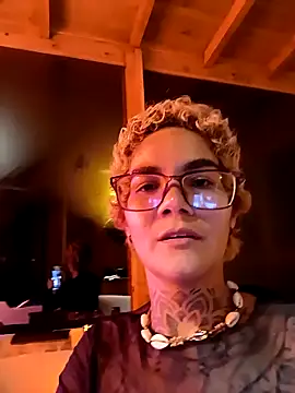 Snapshot of anaroman01 chatting on March 21, 2025, 12:51 am anaroman01 online show from March 21, 2025, 12:51 am