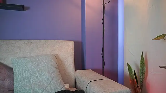 Snapshot of roselinedior chatting on July 11, 2026, 2:20 pm roselinedior online show from July 11, 2026, 2:20 pm