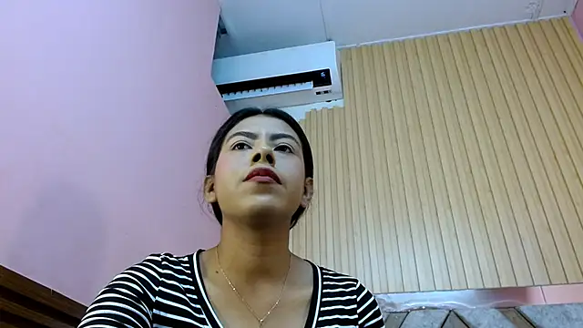 Snapshot of VeronicaRobles chatting on October 30, 2025, 9:15 pm VeronicaRobles online show from October 30, 2025, 9:15 pm