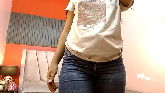 Snapshot of VeronicaRobles chatting on November 19, 2025, 6:52 pm VeronicaRobles online show from November 19, 2025, 6:52 pm