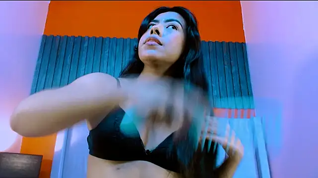 VeronicaRobles online show from March 11, 2026, 6:03 pm