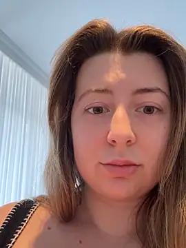 curvyflawless online show from February 6, 2026, 7:45 am