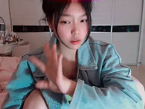 -Lucky Girl online show from January 9, 2025, 5:02 am