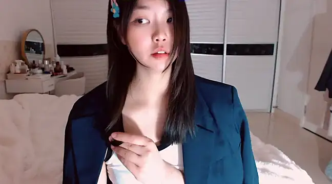 -Lucky Girl online show from February 9, 2025, 2:40 pm