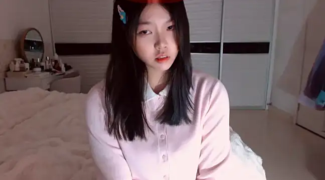 -Lucky Girl online show from February 9, 2025, 11:46 pm