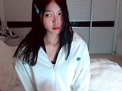 -Lucky Girl online show from February 10, 2025, 2:52 am