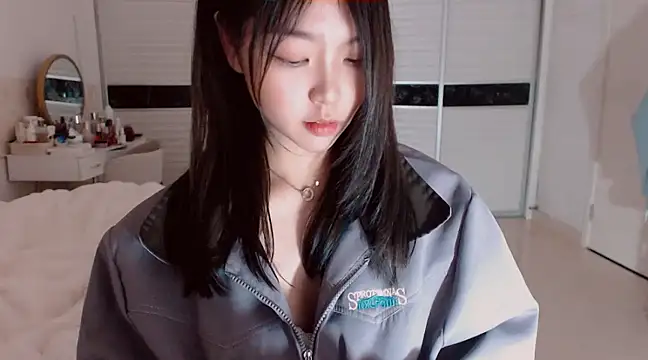 -Lucky Girl online show from February 13, 2025, 2:52 pm