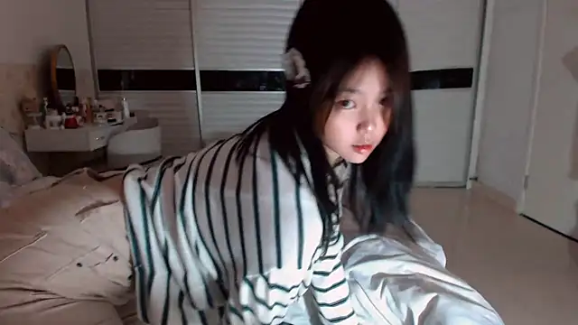 -Lucky Girl online show from November 10, 2025, 1:48 am