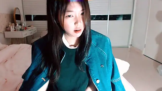 -Lucky Girl online show from February 4, 2026, 2:12 pm