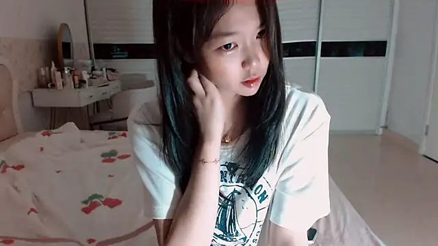 Snapshot of -Lucky_Girl chatting on July 20, 2026, 1:02 pm -Lucky Girl online show from July 20, 2026, 1:02 pm
