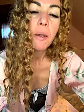 tmona1917 online show from December 15, 2025, 9:46 am