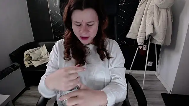 littleviki7 online show from January 7, 2026, 8:17 am