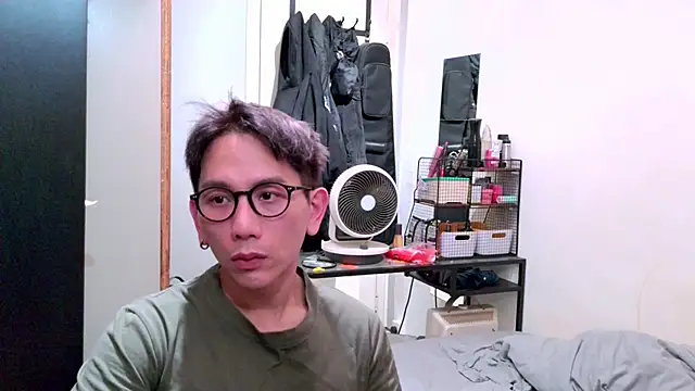 UndreamtM online show from February 15, 2026, 2:03 pm