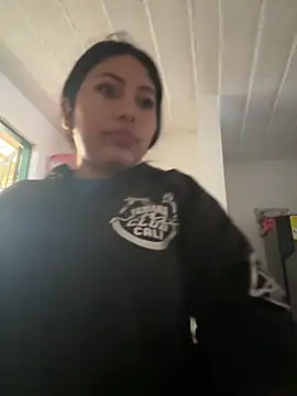 emmyjhonson07 online show from February 2, 2026, 1:21 pm