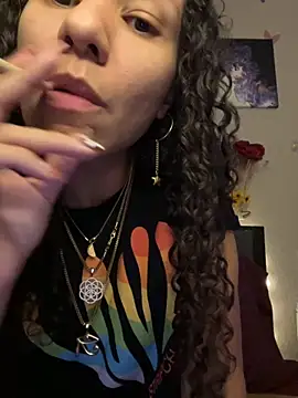 Snapshot of _Neeka_ chatting on November 8, 2025, 4:01 am Neeka online show from November 8, 2025, 4:01 am