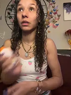 Snapshot of _Neeka_ chatting on December 1, 2025, 4:06 am Neeka online show from December 1, 2025, 4:06 am