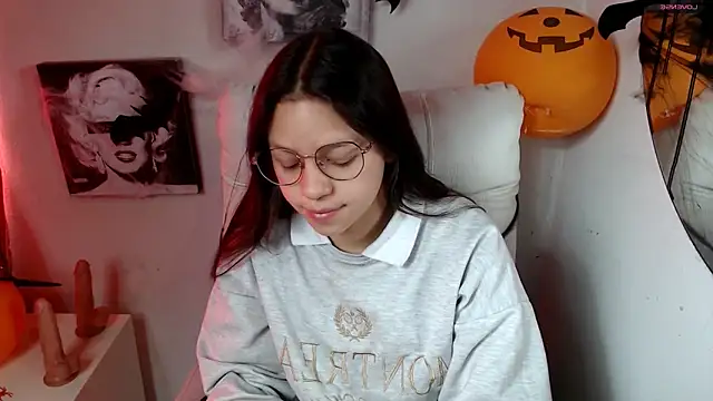 Snapshot of SamanthaRoldaan chatting on October 28, 2025, 2:31 pm SamanthaRoldaan online show from October 28, 2025, 2:31 pm