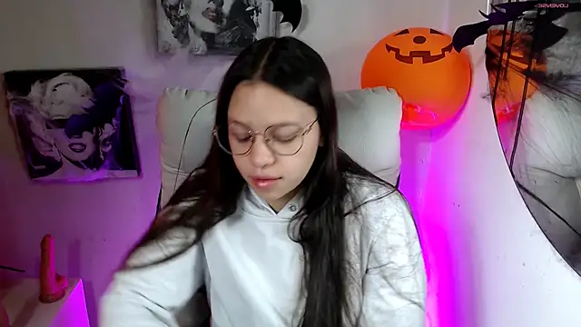 Snapshot of SamanthaRoldaan chatting on October 29, 2025, 2:52 pm SamanthaRoldaan online show from October 29, 2025, 2:52 pm