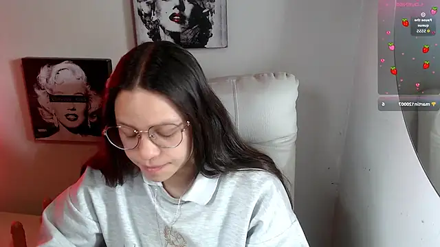 Snapshot of SamanthaRoldaan chatting on November 6, 2025, 4:08 pm SamanthaRoldaan online show from November 6, 2025, 4:08 pm