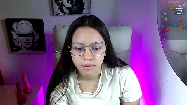 Snapshot of SamanthaRoldaan chatting on November 15, 2025, 2:57 pm SamanthaRoldaan online show from November 15, 2025, 2:57 pm