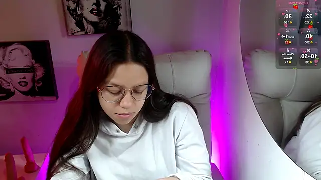 Snapshot of SamanthaRoldaan chatting on November 19, 2025, 1:55 pm SamanthaRoldaan online show from November 19, 2025, 1:55 pm