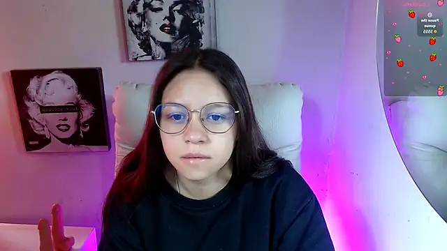 Snapshot of SamanthaRoldaan chatting on November 21, 2025, 1:54 pm SamanthaRoldaan online show from November 21, 2025, 1:54 pm