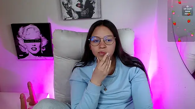 Snapshot of SamanthaRoldaan chatting on December 4, 2025, 9:34 pm SamanthaRoldaan online show from December 4, 2025, 9:34 pm