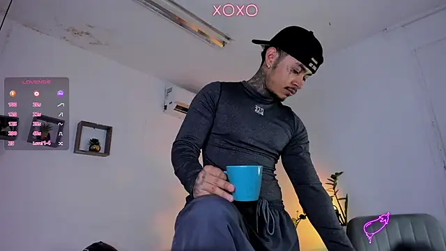 JordanSmiith  online show from February 11, 2025, 8:10 pm