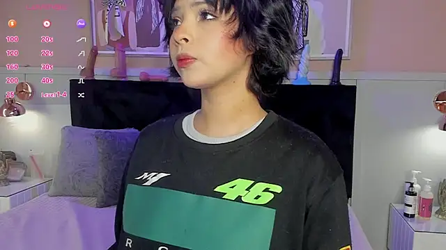 chloe watson  online show from February 20, 2026, 4:29 pm