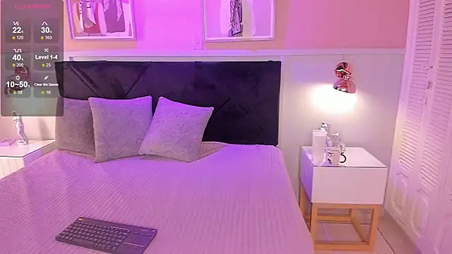 Snapshot of chloe_watson_ chatting on April 23, 2026, 8:00 pm chloe watson online show from April 23, 2026, 8:00 pm