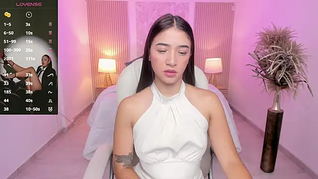 Snapshot of Antonella_Grayy chatting on April 20, 2026, 11:13 am Antonella Grayy online show from April 20, 2026, 11:13 am