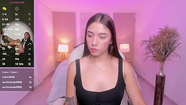 Snapshot of Antonella_Grayy chatting on April 22, 2026, 11:12 am Antonella Grayy online show from April 22, 2026, 11:12 am
