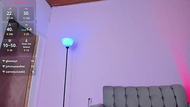 zoe6x online show from November 13, 2025, 3:55 pm