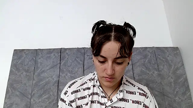 linda 33 online show from October 23, 2025, 7:23 pm