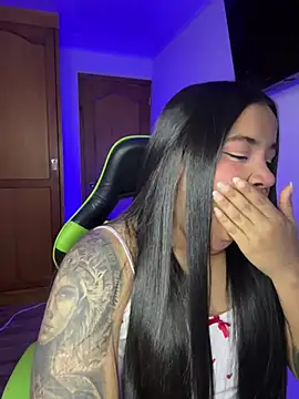 leila 22 online show from February 8, 2026, 7:45 am