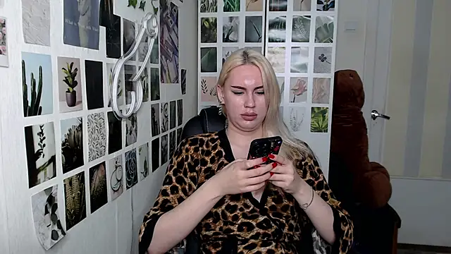 CapriScorpion online show from October 29, 2025, 10:17 am