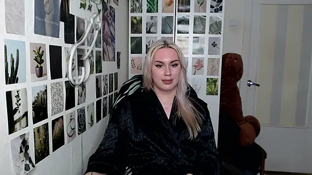 CapriScorpion online show from November 2, 2025, 4:53 pm