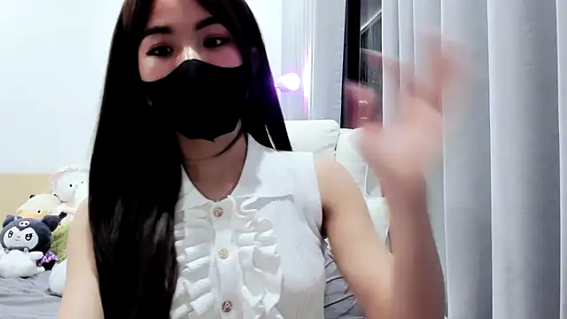 Lita-Julia online show from November 6, 2025, 2:07 pm