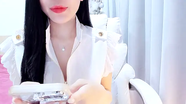 Snapshot of Lita-Julia chatting on May 3, 2026, 6:14 pm Lita-Julia online show from May 3, 2026, 6:14 pm