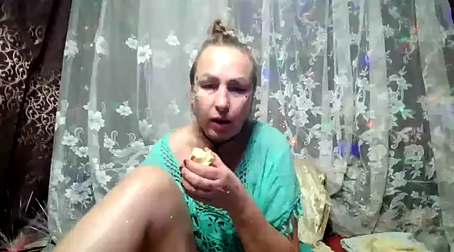 Snapshot of Alina_Night_777 chatting on December 30, 2024, 1:25 pm Alina Night 777 online show from December 30, 2024, 1:25 pm