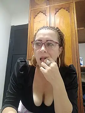 Snapshot of mademonsexy chatting on June 16, 2026, 3:31 am mademonsexy online show from June 16, 2026, 3:31 am