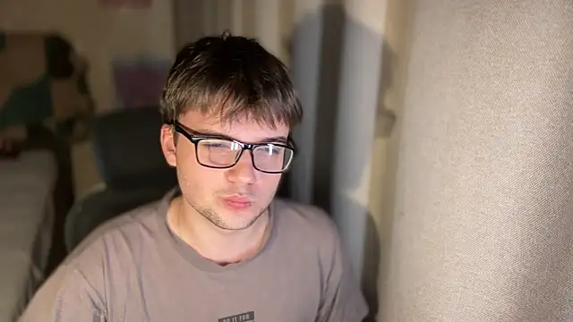 superfluboy  online show from November 8, 2025, 8:40 pm