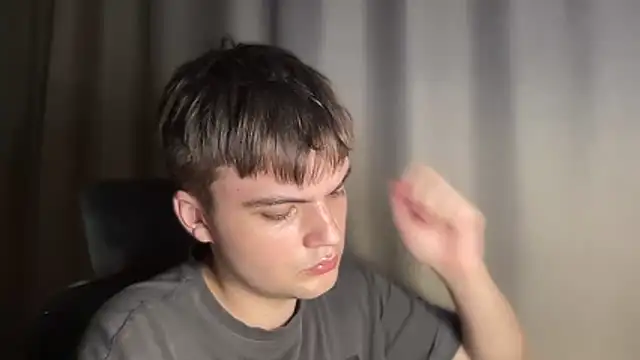 superfluboy  online show from November 18, 2025, 5:06 pm