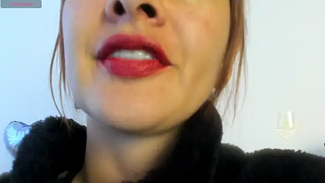 Snapshot of queen_fetish chatting on May 20, 2026, 8:26 pm queen fetish online show from May 20, 2026, 8:26 pm
