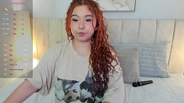 Snapshot of Atenea_cuteee chatting on October 3, 2025, 7:11 pm Atenea cuteee online show from October 3, 2025, 7:11 pm