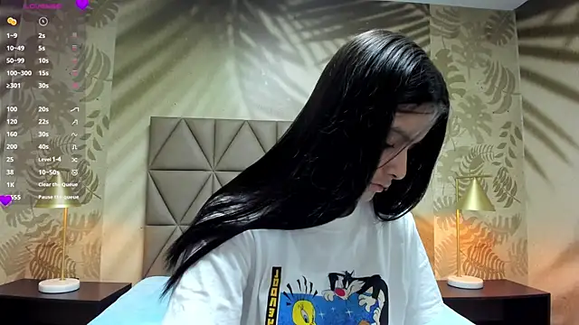 Snapshot of AnneDixie chatting on May 9, 2026, 3:01 am AnneDixie online show from May 9, 2026, 3:01 am