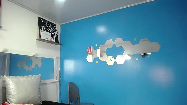 CarolRodriguez  online show from January 22, 2025, 1:00 pm