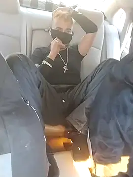 Snapshot of prettyboi6992 chatting on March 20, 2025, 9:02 pm prettyboi6992 online show from March 20, 2025, 9:02 pm